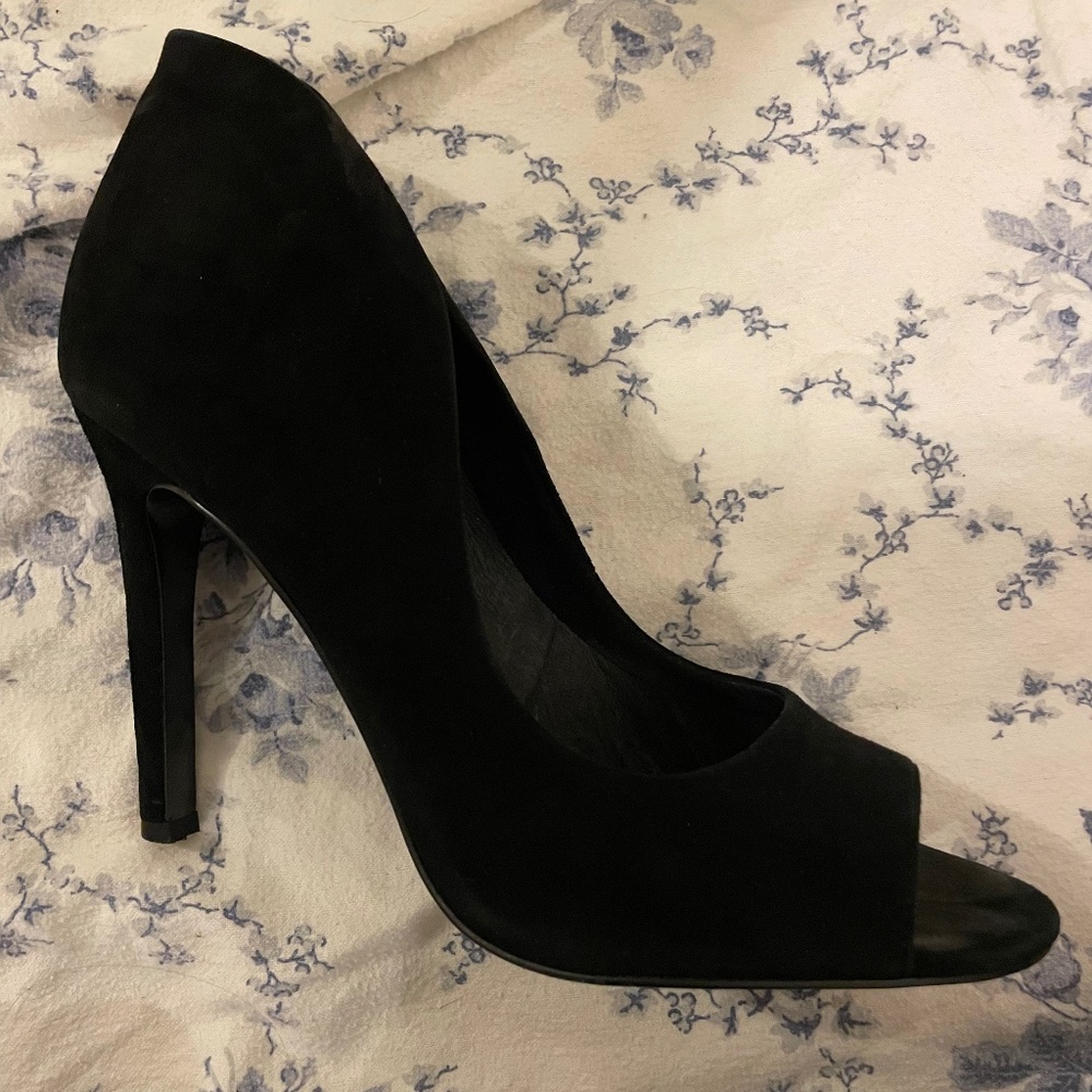 Vince Camuto Black Heels, Size 8.5